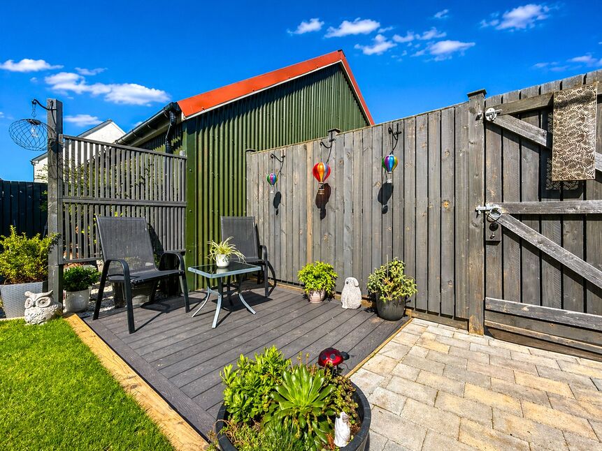 Garden and Location