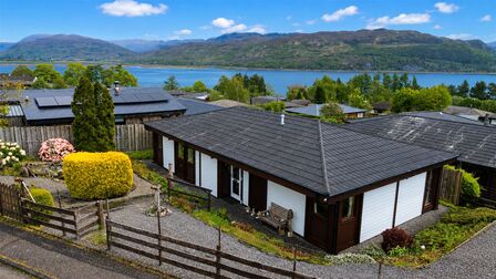 Kirkton Gardens, 3 bedroom Detached Bungalow for sale, &pound;145,000