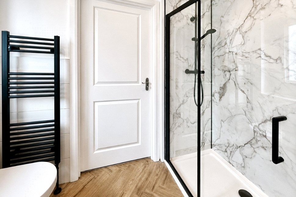 En-Suite 1