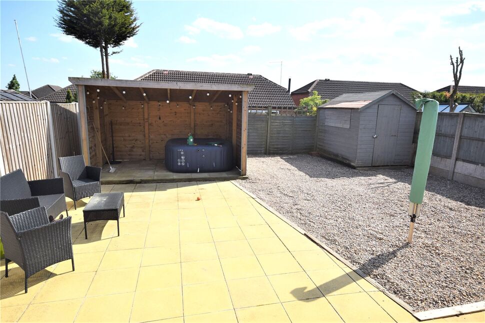 4 bedroom Detached House for sale, Burrow Walk, KirkbyinAshfield