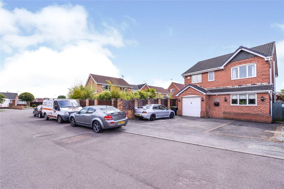 4 bedroom Detached House for sale, Burrow Walk, KirkbyinAshfield