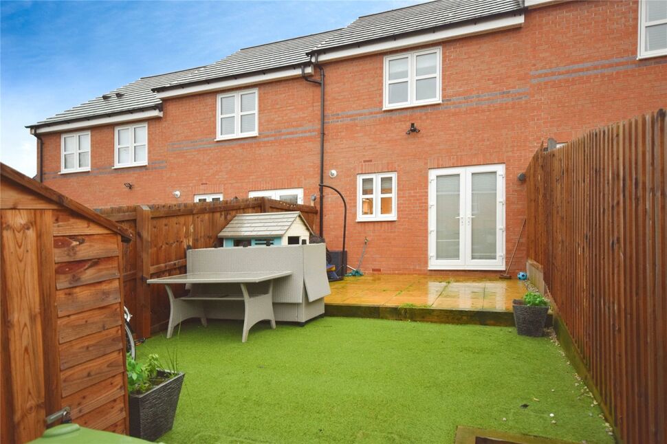 2 bedroom Mid Terrace House for sale, Goodacre Close, Alfreton, DE55 £170,000