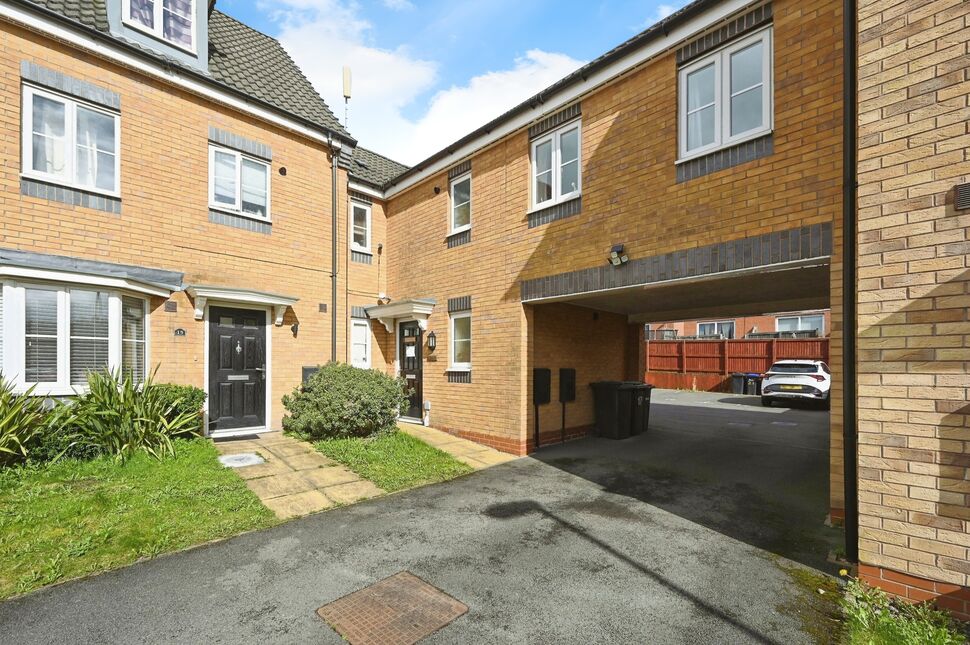 2 bedroom Semi Detached House for sale, Kingswood Drive, Kirkbyin