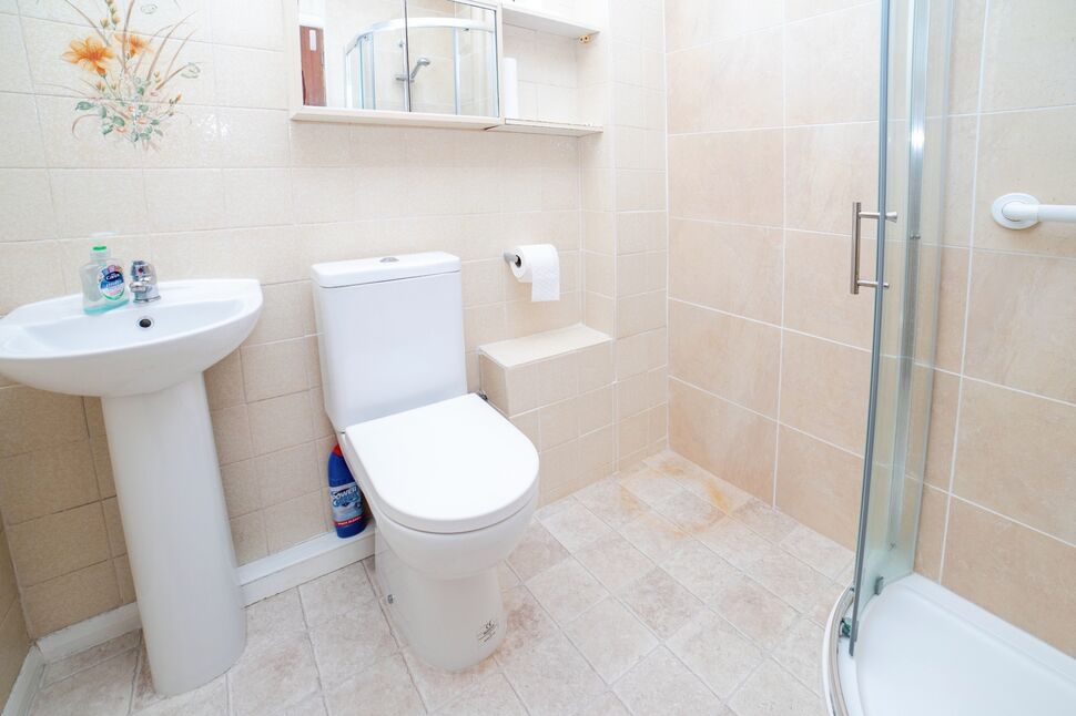 Shower Room / Utility