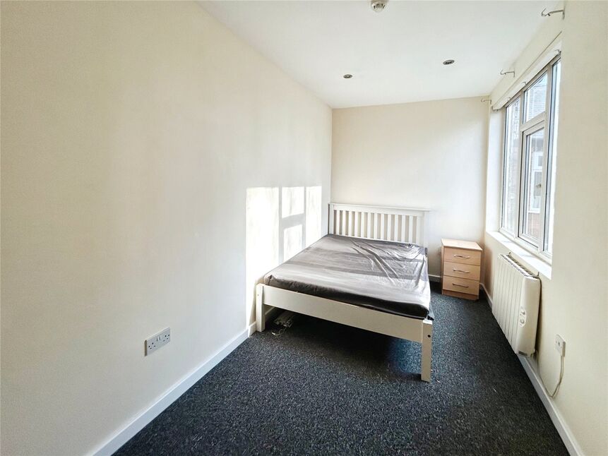 1 bedroom  Room to rent