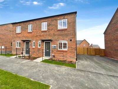 Pastures Road, 3 bedroom Semi Detached House to rent, £1,390 pcm