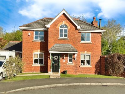 Willow Gardens, 4 bedroom Detached House for sale, £300,000