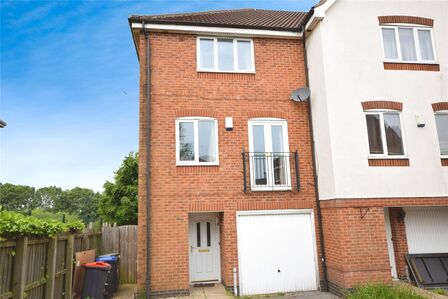3 bedroom End Terrace House for sale