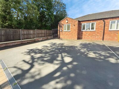 2 bedroom Semi Detached Bungalow for sale