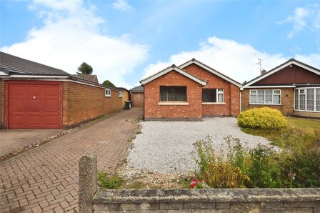 Midfield Road, 4 bedroom Detached Bungalow for sale, £280,000