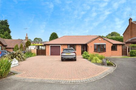 Briar Close, 3 bedroom Detached Bungalow for sale, £242,000