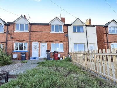 3 bedroom Mid Terrace House for sale