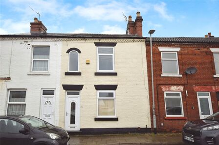 2 bedroom Mid Terrace House for sale