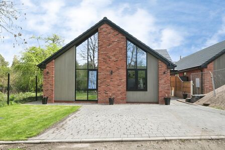 4 bedroom Detached Bungalow for sale