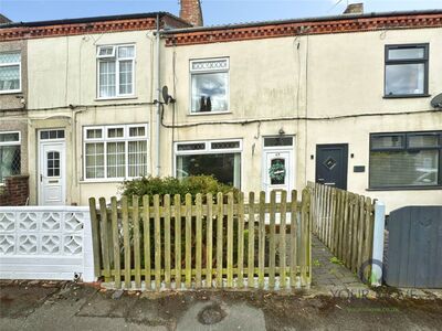 3 bedroom Mid Terrace House for sale