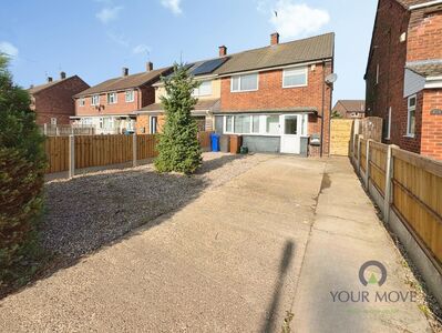 Bracken Road, 3 bedroom Semi Detached House to rent, &pound;1,100 pcm