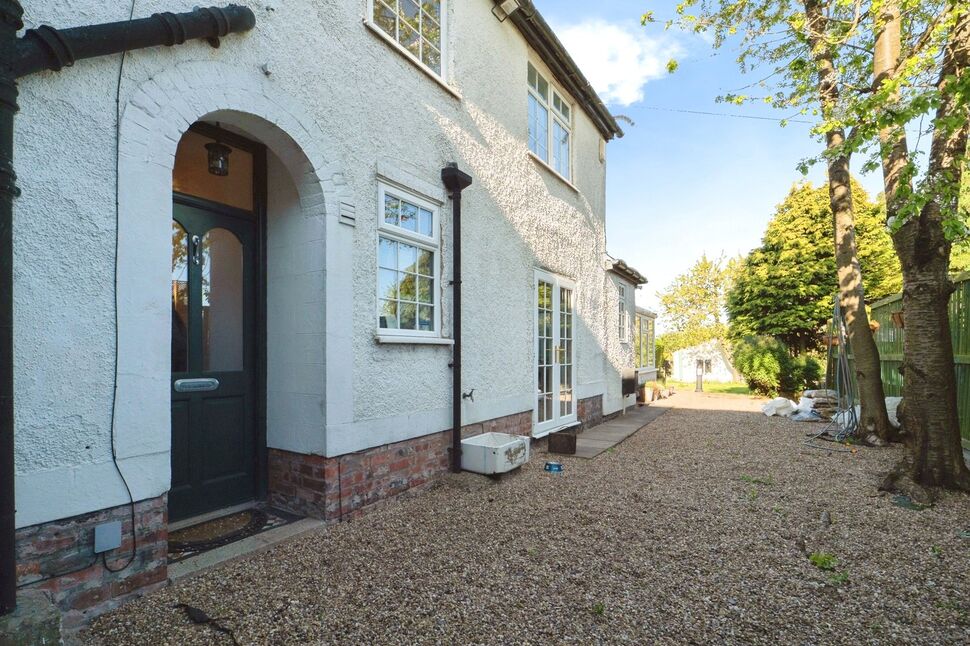 Main image of 3 bedroom Detached Property to rent, Church Street, Kirkby-in-Ashfield, Nottinghamshire, NG17