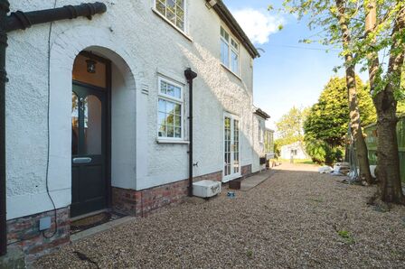Church Street, 3 bedroom Detached Property to rent, &pound;1,350 pcm