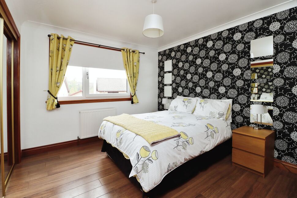 4 bedroom Detached House for sale, Dunrobin Road, Kirkcaldy, KY2 £270,000