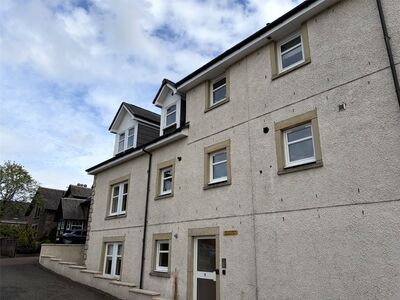 Portland Place, 2 bedroom Flat to rent, &pound;750 pcm