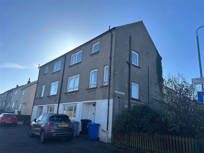 The Rodding, 3 bedroom  Flat to rent, £750 pcm
