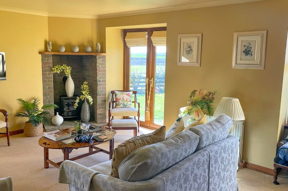 2 bedroom Detached House for sale, Dunlugas, Turriff, AB53 £199,995