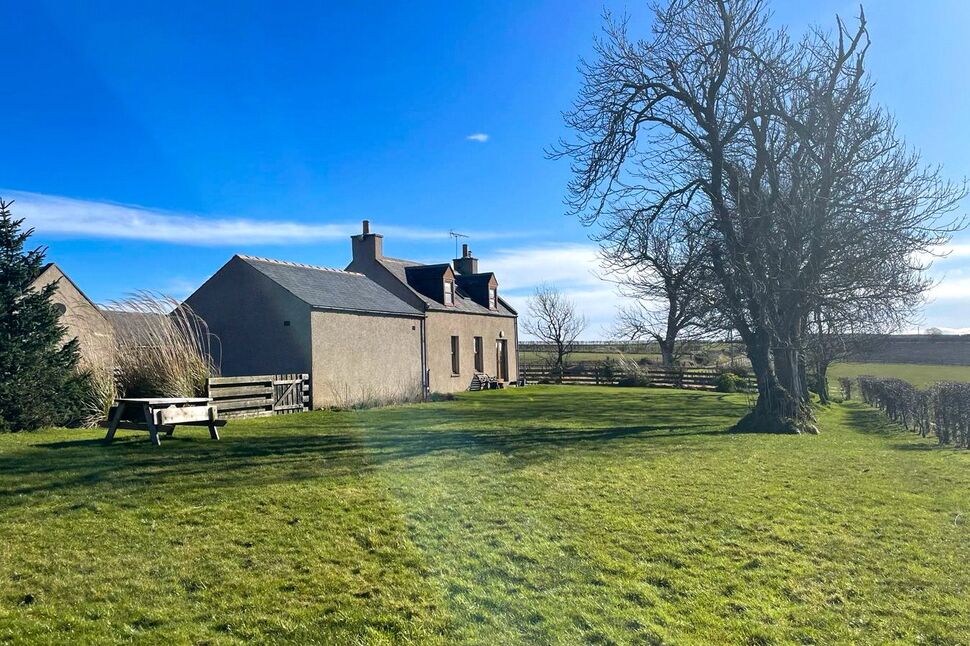 2 bedroom Detached House for sale, Dunlugas, Turriff, AB53 £199,995