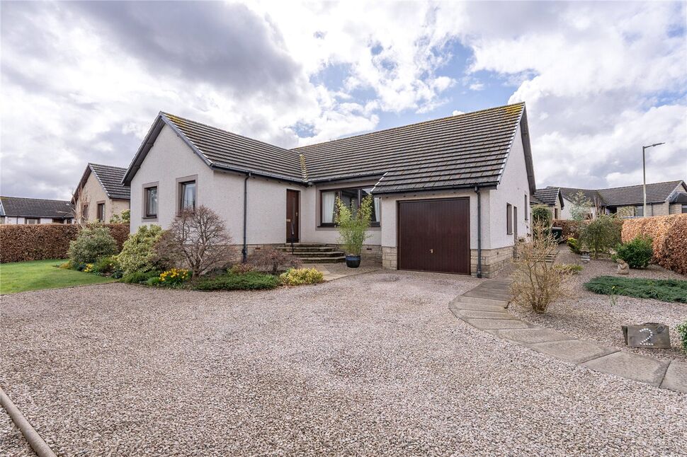 4 bedroom Detached Bungalow for sale, Kinclaven Gardens, Murthly, PH1