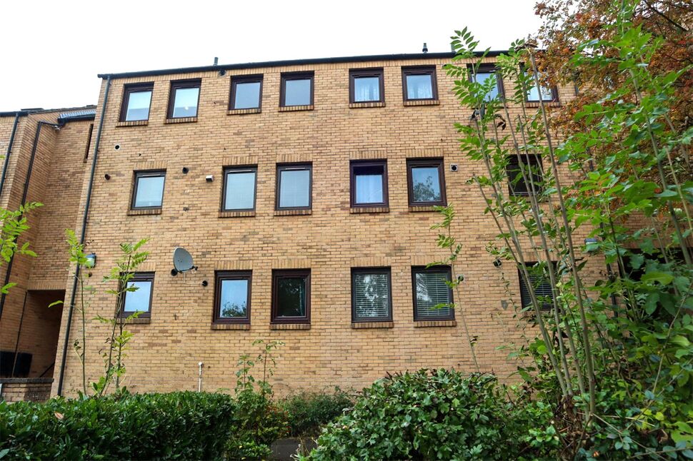 Main image of 2 bedroom  Flat for sale, Wellgate, Lanark, South Lanarkshire, ML11