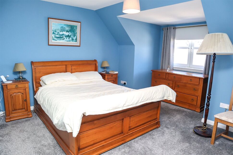 Bedroom / Study