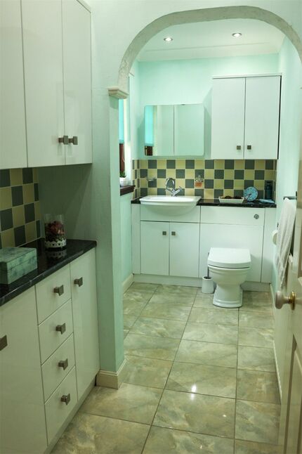 Cloakroom WC