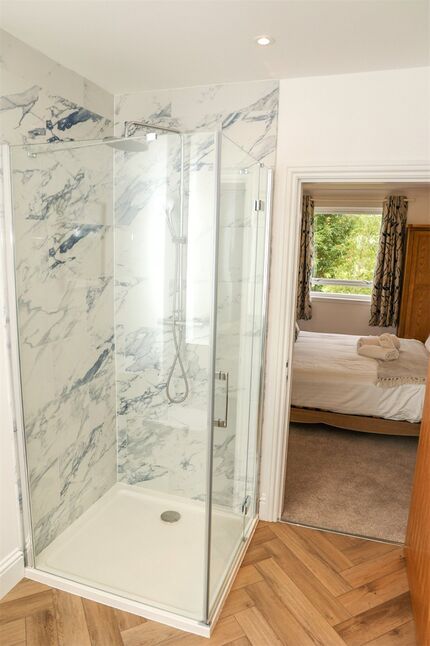 Master En-Suite