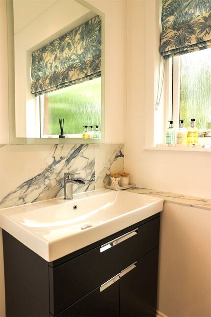 Master En-Suite