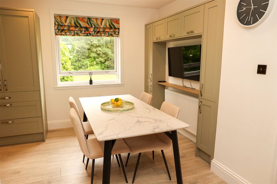 Kitchen / Breakfast Area