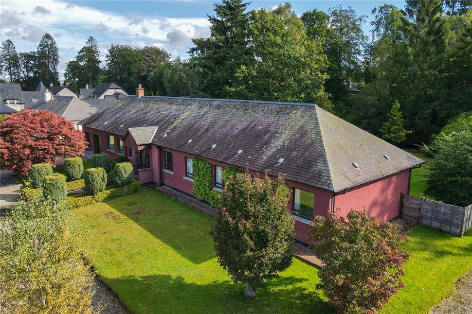 5 bedroom Detached Bungalow for sale