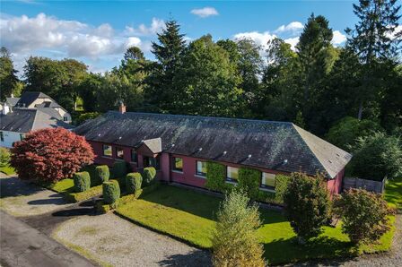 5 bedroom Detached Bungalow for sale
