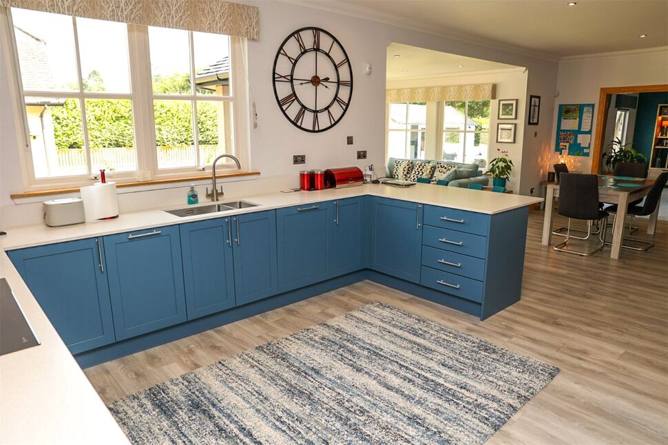 Kitchen / Breakfast Room