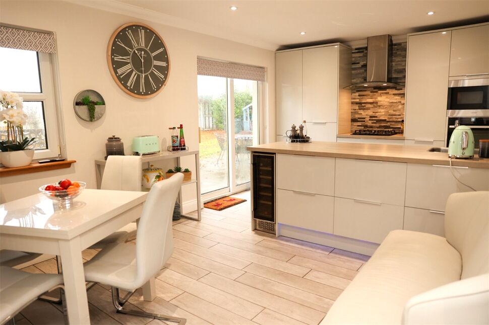 Kitchen / Breakfast Room