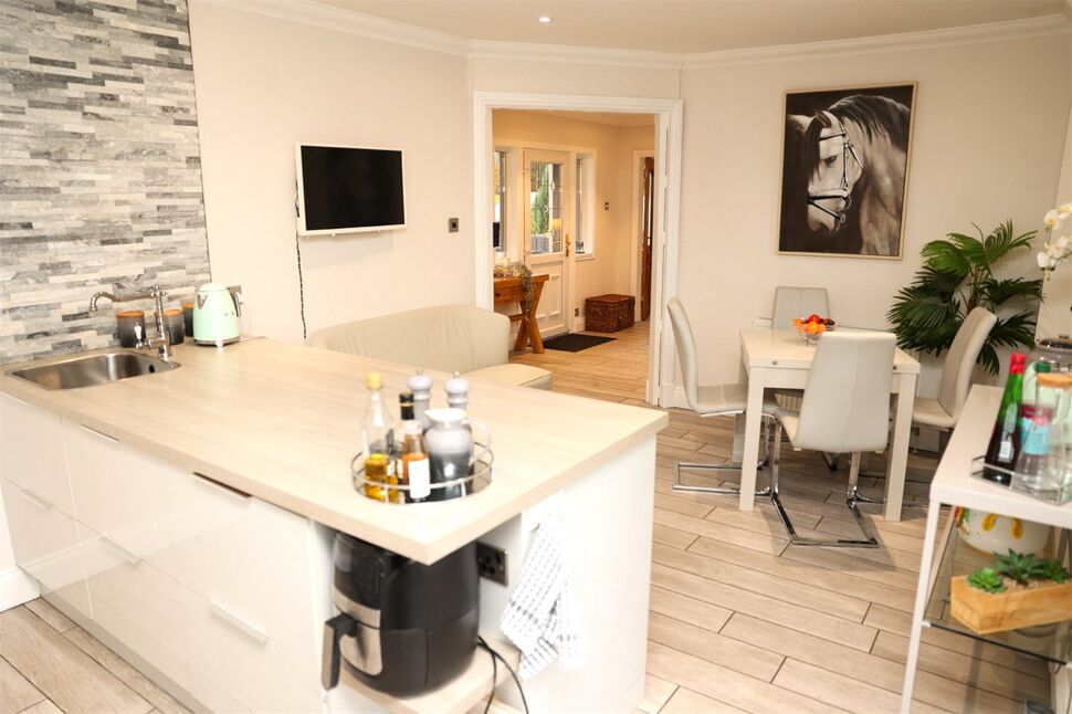 Kitchen / Breakfast Room