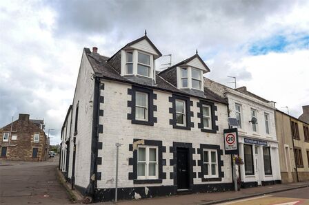 3 bedroom Flat for sale