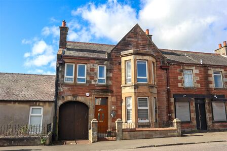 3 bedroom Mid Terrace House for sale