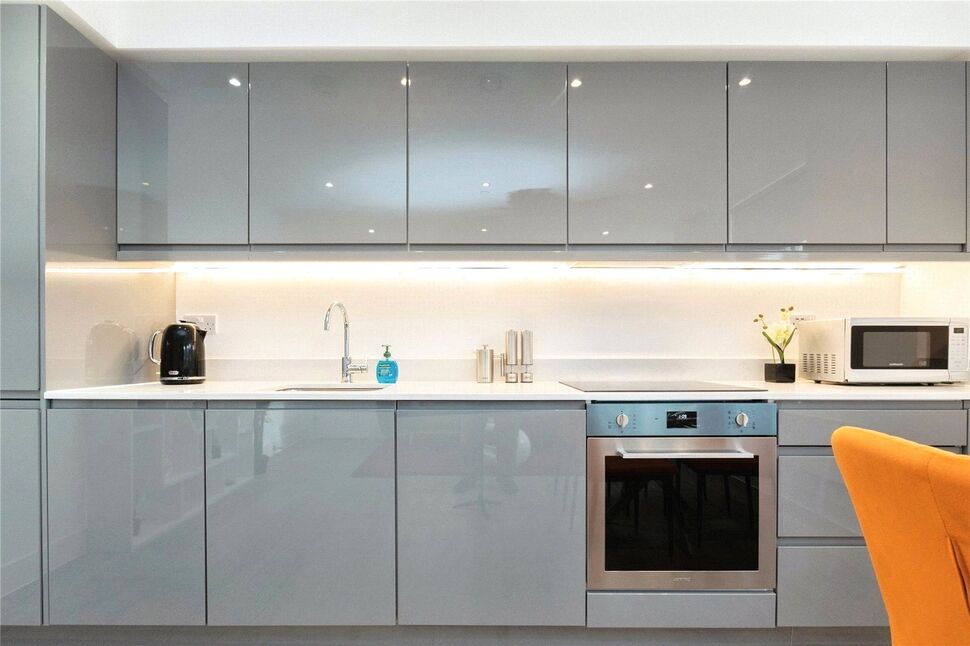 Main image of 1 bedroom  Flat for sale, Stafford Road, Wallington, SM6