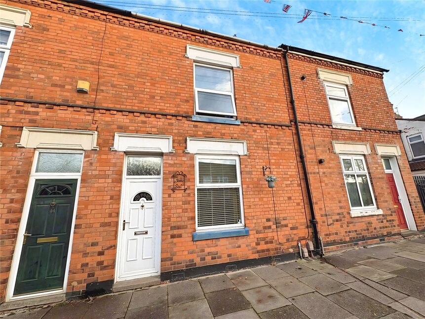 2 bedroom Mid Terrace House for sale