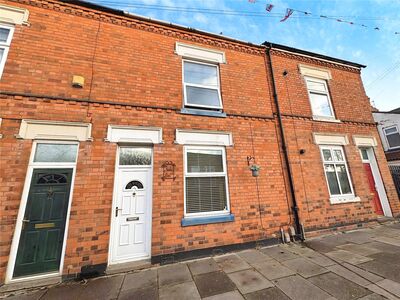 2 bedroom Mid Terrace House for sale