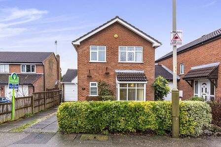 Heatherbrook Road, 4 bedroom Detached House to rent, £1,200 pcm