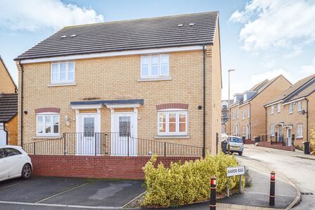 Brompton Road, 3 bedroom Semi Detached House to rent, &pound;1,150 pcm