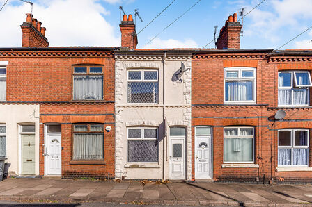2 bedroom Mid Terrace House to rent