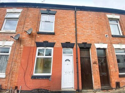 3 bedroom Mid Terrace House to rent