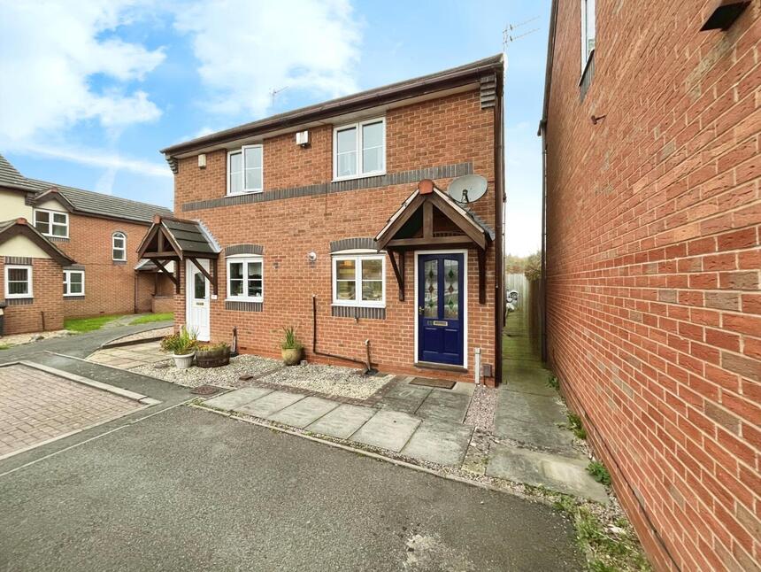 Main image of 2 bedroom Semi Detached House for sale, St. Davids Road, Leicester, LE3