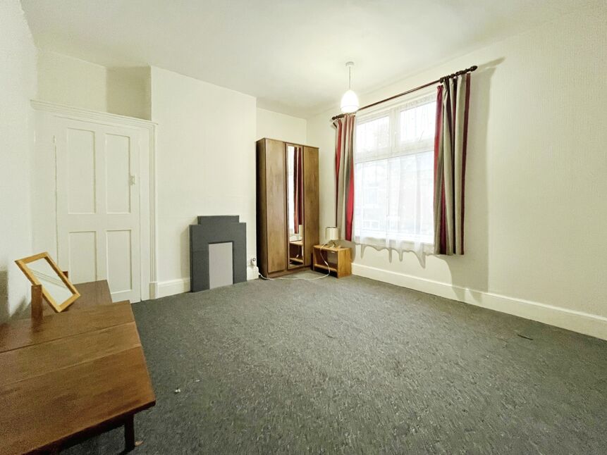 3 bedroom Mid Terrace House for sale, Kingston Road, Leicester, LE2 £
